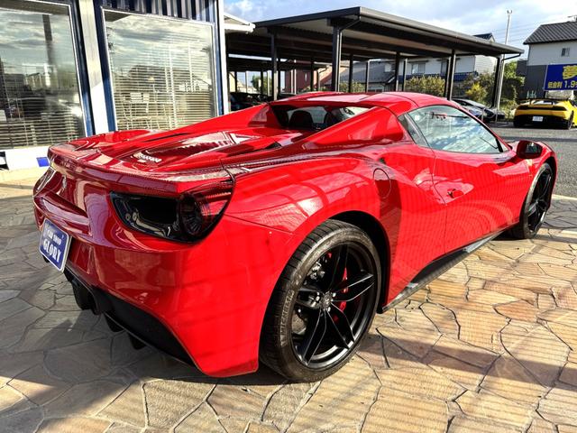 FERRARI 488 SPIDER BASE GRADE