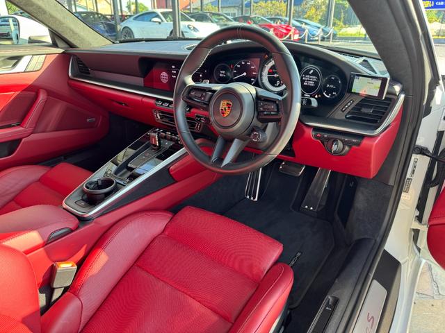 ９１１ ９１１ターボＳ　Ｄ車　１年走行無制限保証　スポーツクロノＰＫＧ　スポーツエキゾースト　ＰＣＣＢ　ＰＡＳＭ　ＬＥＤマトリックスシステム　ＢＯＳＥサウンド　シートヒーター　プライバシーガラス　Ｂカメラ（16枚目）