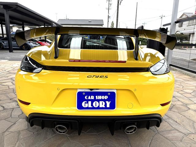 ７１８ケイマン ７１８ケイマンＧＴ４　Ｄ車　新車保証　ＯＰ５４０　ヴァイザッハパッケージ　スポーツクロノＰＫＧ　スポーツエキゾースト　ＰＣＣＢ　ライトデザインパッケージ　ＢＯＳＥサウンド　カーボンウィンドウトライアングルトリム　Ｆリフター（6枚目）