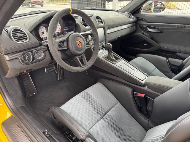 ７１８ケイマン ７１８ケイマンＧＴ４　Ｄ車　新車保証　ＯＰ５４０　ヴァイザッハパッケージ　スポーツクロノＰＫＧ　スポーツエキゾースト　ＰＣＣＢ　ライトデザインパッケージ　ＢＯＳＥサウンド　カーボンウィンドウトライアングルトリム　Ｆリフター（15枚目）