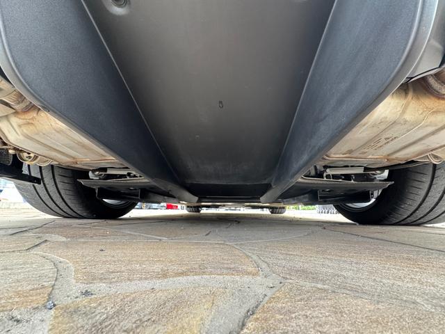 ７１８ケイマン ７１８ケイマンＧＴ４　Ｄ車　新車保証　ＯＰ５４０　ヴァイザッハパッケージ　スポーツクロノＰＫＧ　スポーツエキゾースト　ＰＣＣＢ　ライトデザインパッケージ　ＢＯＳＥサウンド　カーボンウィンドウトライアングルトリム　Ｆリフター（30枚目）