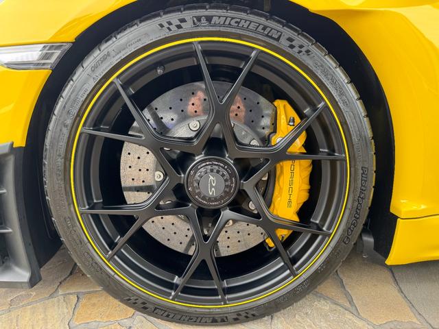 ７１８ケイマン ７１８ケイマンＧＴ４　Ｄ車　新車保証　ＯＰ５４０　ヴァイザッハパッケージ　スポーツクロノＰＫＧ　スポーツエキゾースト　ＰＣＣＢ　ライトデザインパッケージ　ＢＯＳＥサウンド　カーボンウィンドウトライアングルトリム　Ｆリフター（32枚目）