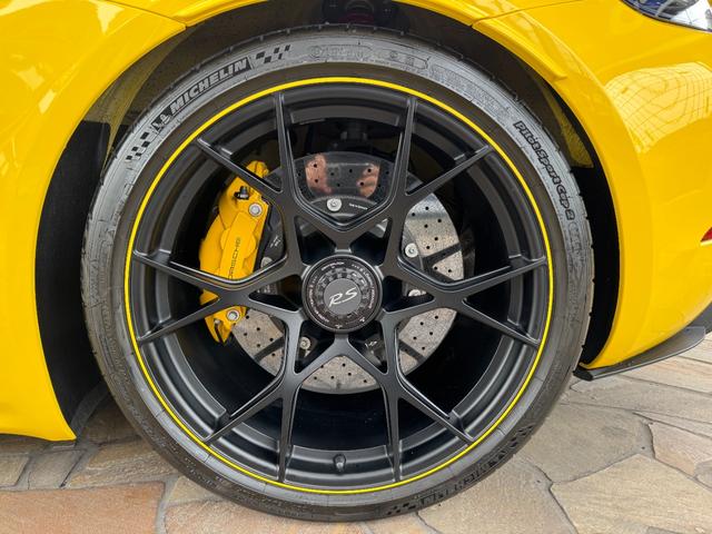 ７１８ケイマン ７１８ケイマンＧＴ４　Ｄ車　新車保証　ＯＰ５４０　ヴァイザッハパッケージ　スポーツクロノＰＫＧ　スポーツエキゾースト　ＰＣＣＢ　ライトデザインパッケージ　ＢＯＳＥサウンド　カーボンウィンドウトライアングルトリム　Ｆリフター（33枚目）