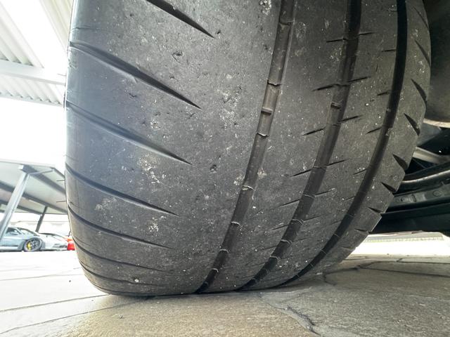 ７１８ケイマン ７１８ケイマンＧＴ４　Ｄ車　新車保証　ＯＰ５４０　ヴァイザッハパッケージ　スポーツクロノＰＫＧ　スポーツエキゾースト　ＰＣＣＢ　ライトデザインパッケージ　ＢＯＳＥサウンド　カーボンウィンドウトライアングルトリム　Ｆリフター（34枚目）