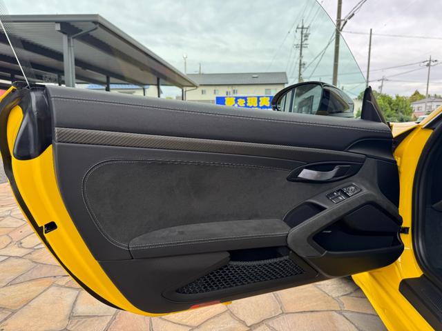 ７１８ケイマン ７１８ケイマンＧＴ４　Ｄ車　新車保証　ＯＰ５４０　ヴァイザッハパッケージ　スポーツクロノＰＫＧ　スポーツエキゾースト　ＰＣＣＢ　ライトデザインパッケージ　ＢＯＳＥサウンド　カーボンウィンドウトライアングルトリム　Ｆリフター（39枚目）