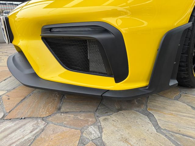 ７１８ケイマン ７１８ケイマンＧＴ４　Ｄ車　新車保証　ＯＰ５４０　ヴァイザッハパッケージ　スポーツクロノＰＫＧ　スポーツエキゾースト　ＰＣＣＢ　ライトデザインパッケージ　ＢＯＳＥサウンド　カーボンウィンドウトライアングルトリム　Ｆリフター（50枚目）