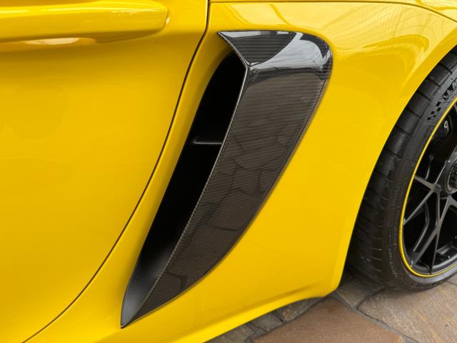 ７１８ケイマン ７１８ケイマンＧＴ４　Ｄ車　新車保証　ＯＰ５４０　ヴァイザッハパッケージ　スポーツクロノＰＫＧ　スポーツエキゾースト　ＰＣＣＢ　ライトデザインパッケージ　ＢＯＳＥサウンド　カーボンウィンドウトライアングルトリム　Ｆリフター（51枚目）