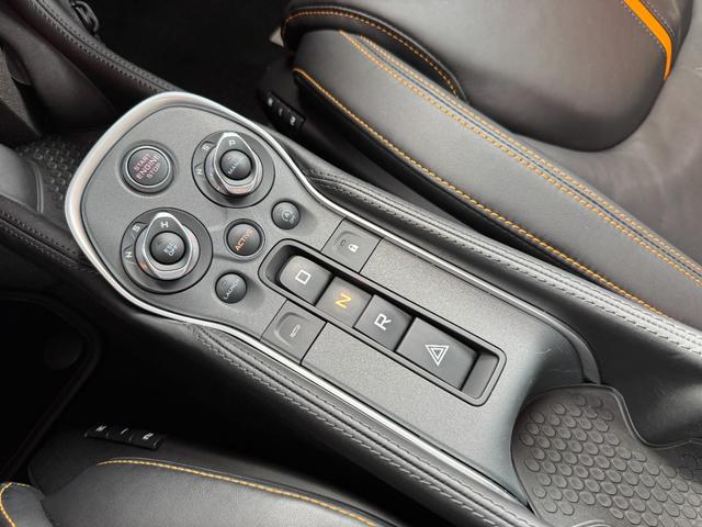 540C ベースグレード D車 1年走行無制限保証 カーボンエクステリアパック ラグジュアリーパック B&Wオーディオ セキュリティパック Bカメラ(24枚目)