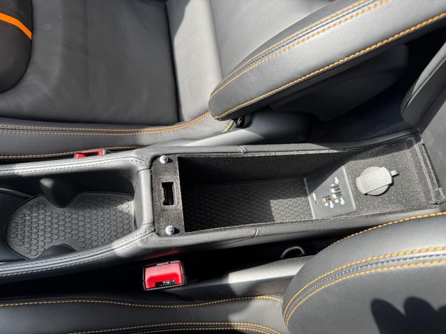 540C ベースグレード D車 1年走行無制限保証 カーボンエクステリアパック ラグジュアリーパック B&Wオーディオ セキュリティパック Bカメラ(26枚目)