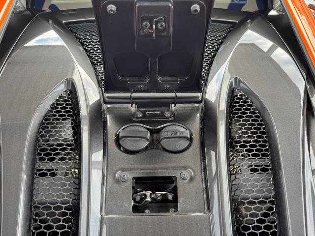 540C ベースグレード D車 1年走行無制限保証 カーボンエクステリアパック ラグジュアリーパック B&Wオーディオ セキュリティパック Bカメラ(50枚目)