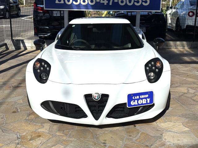 ４Ｃ ベースグレード　正規Ｄ車　１年走行無制限保証　タイベル交換済　ハーフレザー　パドルシフト　純正アルミホイールＦ１８Ｒ１９　イエローキャリパー（6枚目）