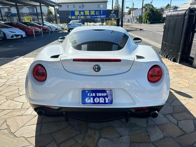 ４Ｃ ベースグレード　正規Ｄ車　１年走行無制限保証　タイベル交換済　ハーフレザー　パドルシフト　純正アルミホイールＦ１８Ｒ１９　イエローキャリパー（7枚目）