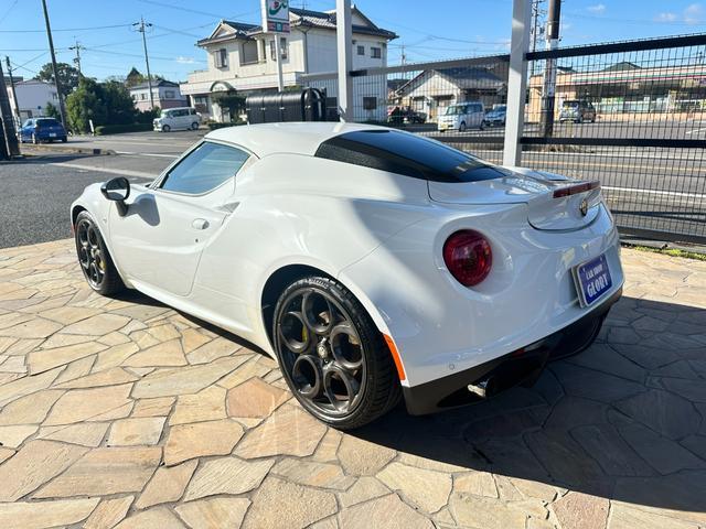 ４Ｃ ベースグレード　正規Ｄ車　１年走行無制限保証　タイベル交換済　ハーフレザー　パドルシフト　純正アルミホイールＦ１８Ｒ１９　イエローキャリパー（9枚目）