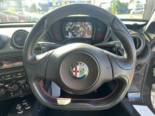 ４Ｃ ベースグレード　正規Ｄ車　１年走行無制限保証　タイベル交換済　ハーフレザー　パドルシフト　純正アルミホイールＦ１８Ｒ１９　イエローキャリパー（18枚目）