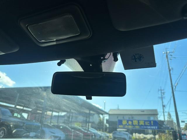 ４Ｃ ベースグレード　正規Ｄ車　１年走行無制限保証　タイベル交換済　ハーフレザー　パドルシフト　純正アルミホイールＦ１８Ｒ１９　イエローキャリパー（22枚目）