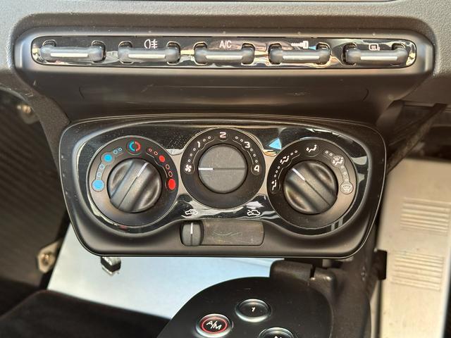 ４Ｃ ベースグレード　正規Ｄ車　１年走行無制限保証　タイベル交換済　ハーフレザー　パドルシフト　純正アルミホイールＦ１８Ｒ１９　イエローキャリパー（26枚目）