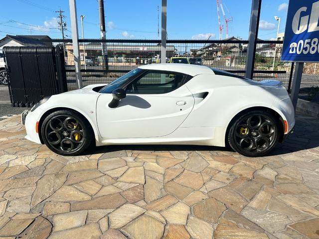 ４Ｃ ベースグレード　正規Ｄ車　１年走行無制限保証　タイベル交換済　ハーフレザー　パドルシフト　純正アルミホイールＦ１８Ｒ１９　イエローキャリパー（54枚目）