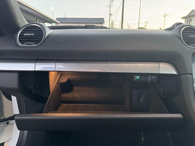 ７１８ケイマン ７１８ケイマンＧＴＳ　４．０　Ｄ車　新車保証　ワンオーナー　スポーツクロノＰＫＧ　スポーツエキゾースト　ＰＡＳＭ　ＬＥＤヘッドライト（ＰＤＬＳ）　シートヒーター　Ｂカメラ（26枚目）