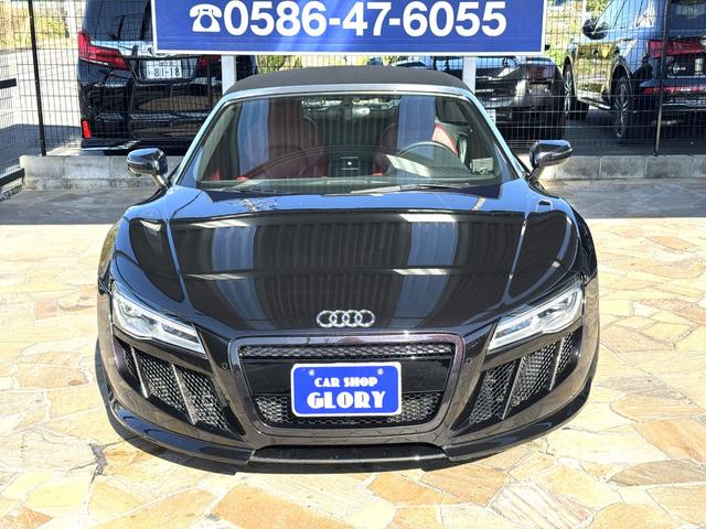 R8スパイダー ベースグレード D車 1年走行無制限保証 パンサーブラック ABTカーボンエアロ カーボンインテリア 社外ナビ 社外ホイール(純正有) シートヒーター フロントプロテクション Bカメラ(6枚目)