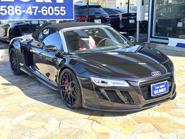 R8スパイダー ベースグレード D車 1年走行無制限保証 パンサーブラック ABTカーボンエアロ カーボンインテリア 社外ナビ 社外ホイール(純正有) シートヒーター フロントプロテクション Bカメラ(8枚目)