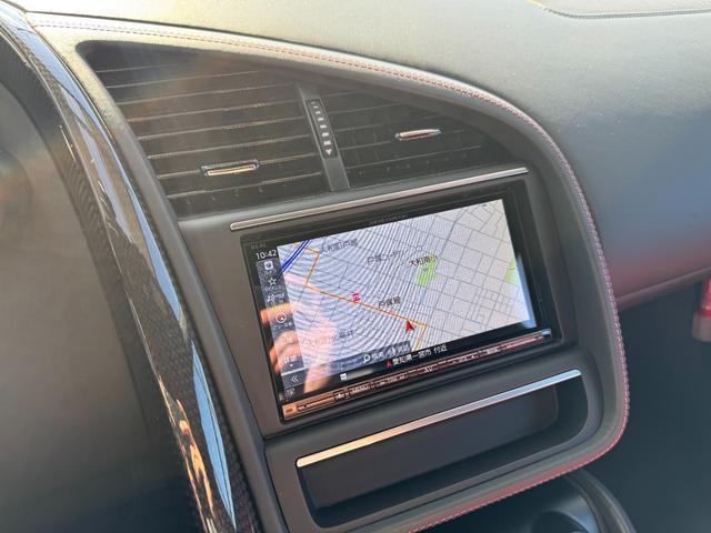 R8スパイダー ベースグレード D車 1年走行無制限保証 パンサーブラック ABTカーボンエアロ カーボンインテリア 社外ナビ 社外ホイール(純正有) シートヒーター フロントプロテクション Bカメラ(21枚目)