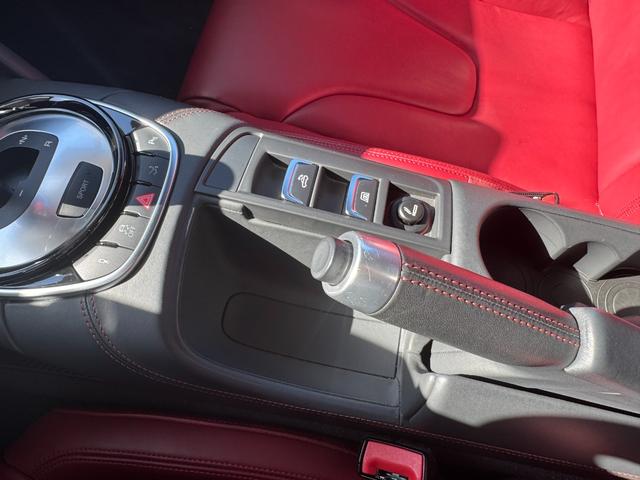 R8スパイダー ベースグレード D車 1年走行無制限保証 パンサーブラック ABTカーボンエアロ カーボンインテリア 社外ナビ 社外ホイール(純正有) シートヒーター フロントプロテクション Bカメラ(23枚目)