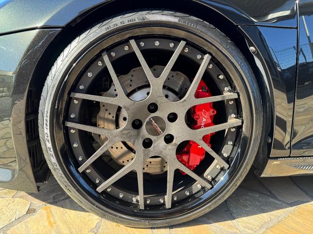 R8スパイダー ベースグレード D車 1年走行無制限保証 パンサーブラック ABTカーボンエアロ カーボンインテリア 社外ナビ 社外ホイール(純正有) シートヒーター フロントプロテクション Bカメラ(34枚目)