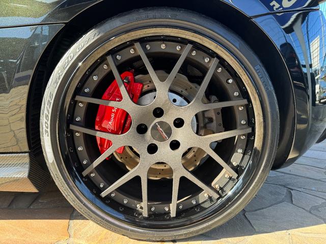 R8スパイダー ベースグレード D車 1年走行無制限保証 パンサーブラック ABTカーボンエアロ カーボンインテリア 社外ナビ 社外ホイール(純正有) シートヒーター フロントプロテクション Bカメラ(35枚目)