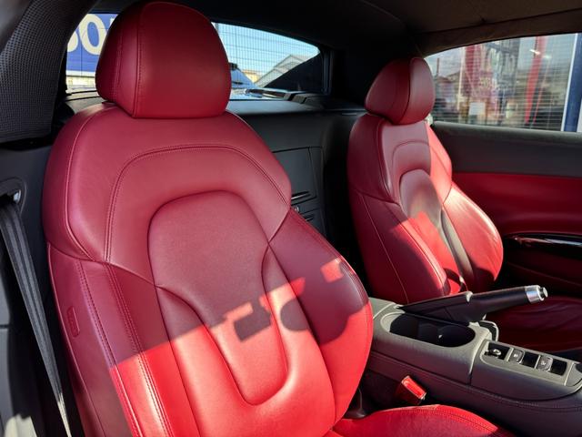 R8スパイダー ベースグレード D車 1年走行無制限保証 パンサーブラック ABTカーボンエアロ カーボンインテリア 社外ナビ 社外ホイール(純正有) シートヒーター フロントプロテクション Bカメラ(37枚目)