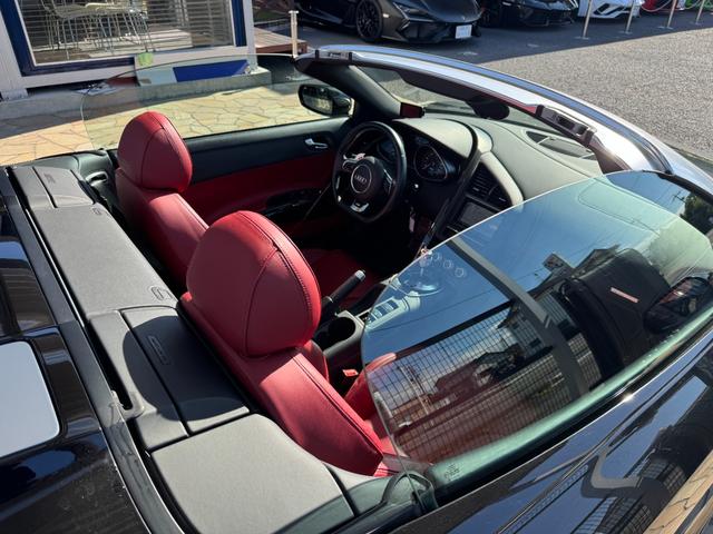 R8スパイダー ベースグレード D車 1年走行無制限保証 パンサーブラック ABTカーボンエアロ カーボンインテリア 社外ナビ 社外ホイール(純正有) シートヒーター フロントプロテクション Bカメラ(41枚目)