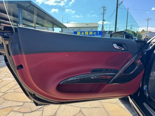 R8スパイダー ベースグレード D車 1年走行無制限保証 パンサーブラック ABTカーボンエアロ カーボンインテリア 社外ナビ 社外ホイール(純正有) シートヒーター フロントプロテクション Bカメラ(42枚目)