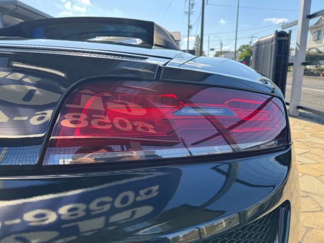 R8スパイダー ベースグレード D車 1年走行無制限保証 パンサーブラック ABTカーボンエアロ カーボンインテリア 社外ナビ 社外ホイール(純正有) シートヒーター フロントプロテクション Bカメラ(49枚目)