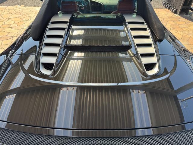 R8スパイダー ベースグレード D車 1年走行無制限保証 パンサーブラック ABTカーボンエアロ カーボンインテリア 社外ナビ 社外ホイール(純正有) シートヒーター フロントプロテクション Bカメラ(53枚目)