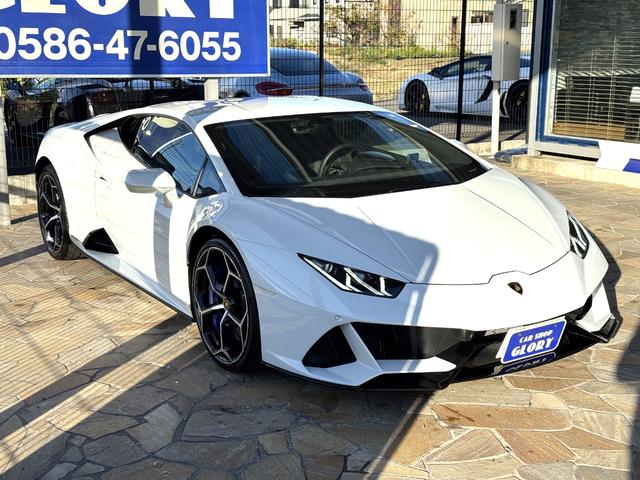 ウラカン ＥＶＯクーペ　Ｄ車　１年走行無制限保証　パワークラフト可変マフラー（純正有）　スタイルＰＫＧ　カーボンインテリア　ガラスエンジンフード　ブランディングＰＫＧ　Ｆリフター　Ｂカメラ（8枚目）