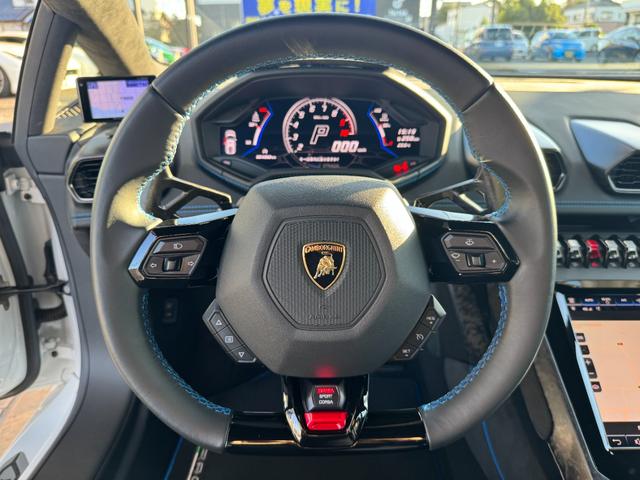 ウラカン ＥＶＯクーペ　Ｄ車　１年走行無制限保証　パワークラフト可変マフラー（純正有）　スタイルＰＫＧ　カーボンインテリア　ガラスエンジンフード　ブランディングＰＫＧ　Ｆリフター　Ｂカメラ（17枚目）