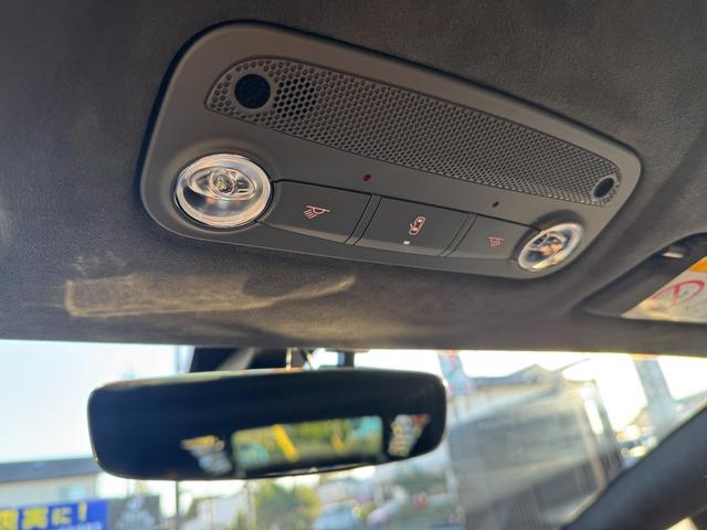 ウラカン ＥＶＯクーペ　Ｄ車　１年走行無制限保証　パワークラフト可変マフラー（純正有）　スタイルＰＫＧ　カーボンインテリア　ガラスエンジンフード　ブランディングＰＫＧ　Ｆリフター　Ｂカメラ（20枚目）