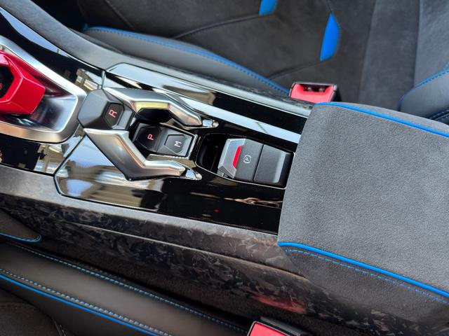 ウラカン ＥＶＯクーペ　Ｄ車　１年走行無制限保証　パワークラフト可変マフラー（純正有）　スタイルＰＫＧ　カーボンインテリア　ガラスエンジンフード　ブランディングＰＫＧ　Ｆリフター　Ｂカメラ（24枚目）