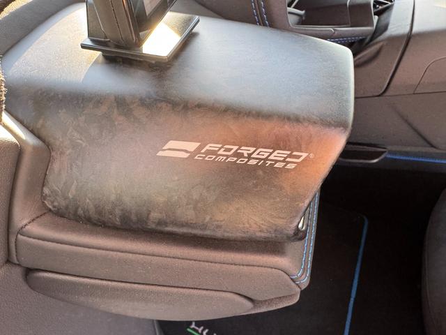 ウラカン ＥＶＯクーペ　Ｄ車　１年走行無制限保証　パワークラフト可変マフラー（純正有）　スタイルＰＫＧ　カーボンインテリア　ガラスエンジンフード　ブランディングＰＫＧ　Ｆリフター　Ｂカメラ（27枚目）