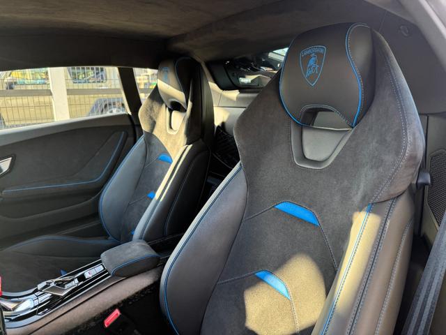 ウラカン ＥＶＯクーペ　Ｄ車　１年走行無制限保証　パワークラフト可変マフラー（純正有）　スタイルＰＫＧ　カーボンインテリア　ガラスエンジンフード　ブランディングＰＫＧ　Ｆリフター　Ｂカメラ（38枚目）