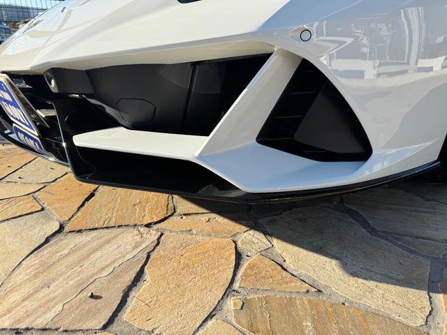 ウラカン ＥＶＯクーペ　Ｄ車　１年走行無制限保証　パワークラフト可変マフラー（純正有）　スタイルＰＫＧ　カーボンインテリア　ガラスエンジンフード　ブランディングＰＫＧ　Ｆリフター　Ｂカメラ（50枚目）