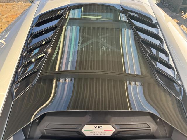 ウラカン ＥＶＯクーペ　Ｄ車　１年走行無制限保証　パワークラフト可変マフラー（純正有）　スタイルＰＫＧ　カーボンインテリア　ガラスエンジンフード　ブランディングＰＫＧ　Ｆリフター　Ｂカメラ（53枚目）