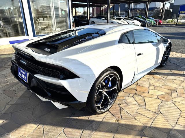 ウラカン ＥＶＯクーペ　Ｄ車　１年走行無制限保証　パワークラフト可変マフラー（純正有）　スタイルＰＫＧ　カーボンインテリア　ガラスエンジンフード　ブランディングＰＫＧ　Ｆリフター　Ｂカメラ（55枚目）