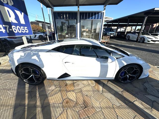 ウラカン ＥＶＯクーペ　Ｄ車　１年走行無制限保証　パワークラフト可変マフラー（純正有）　スタイルＰＫＧ　カーボンインテリア　ガラスエンジンフード　ブランディングＰＫＧ　Ｆリフター　Ｂカメラ（57枚目）