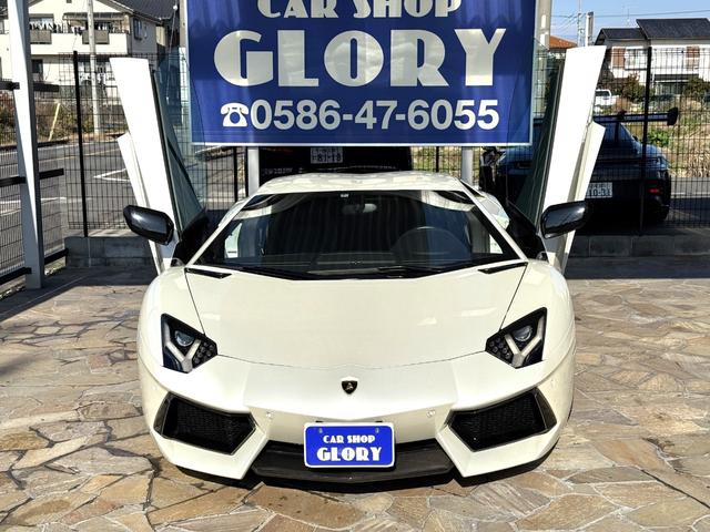 アヴェンタドール LP700-4 D車 1年走行無制限保証 ブランディングPKG F・RエクステリアカーボンPKG カーボンエンジンカバー クリアエンジンフード Fリフター カーボンセラミックブレーキ レッドキャリパー Bカメラ(6枚目)