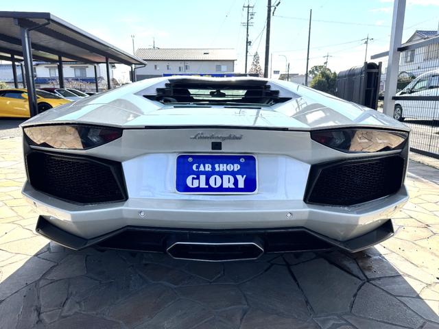 アヴェンタドール LP700-4 D車 1年走行無制限保証 ブランディングPKG F・RエクステリアカーボンPKG カーボンエンジンカバー クリアエンジンフード Fリフター カーボンセラミックブレーキ レッドキャリパー Bカメラ(7枚目)