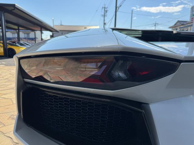 アヴェンタドール LP700-4 D車 1年走行無制限保証 ブランディングPKG F・RエクステリアカーボンPKG カーボンエンジンカバー クリアエンジンフード Fリフター カーボンセラミックブレーキ レッドキャリパー Bカメラ(46枚目)