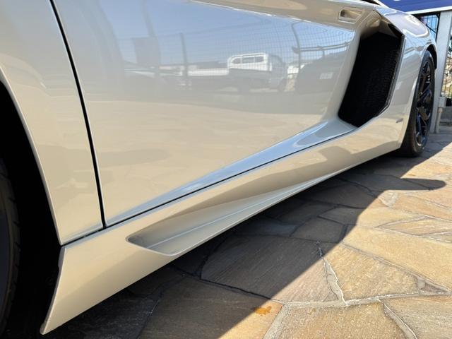 アヴェンタドール LP700-4 D車 1年走行無制限保証 ブランディングPKG F・RエクステリアカーボンPKG カーボンエンジンカバー クリアエンジンフード Fリフター カーボンセラミックブレーキ レッドキャリパー Bカメラ(50枚目)