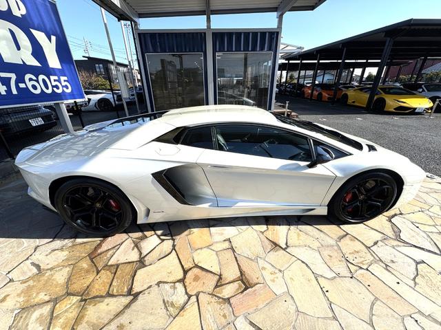 アヴェンタドール LP700-4 D車 1年走行無制限保証 ブランディングPKG F・RエクステリアカーボンPKG カーボンエンジンカバー クリアエンジンフード Fリフター カーボンセラミックブレーキ レッドキャリパー Bカメラ(58枚目)