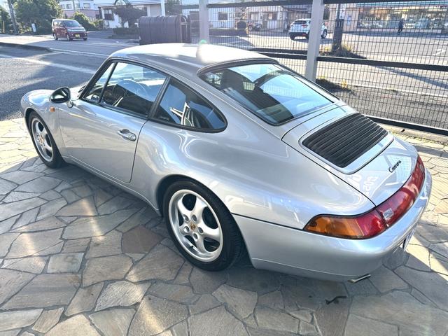 911 911カレラ D車 電動シート カラークレスト レザーステアリング ブラックキャリパー コンチネンタル製オーディオ カラークレストセンターキャップ(8枚目)