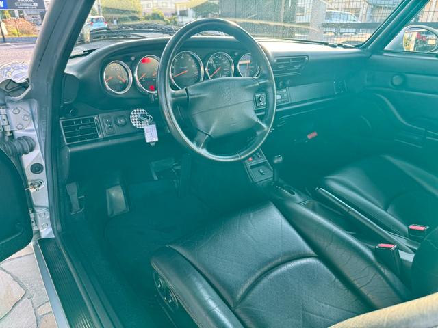 911 911カレラ D車 電動シート カラークレスト レザーステアリング ブラックキャリパー コンチネンタル製オーディオ カラークレストセンターキャップ(15枚目)